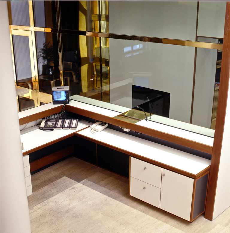 Marie Schweitzer - 437-CONTROL.jpg