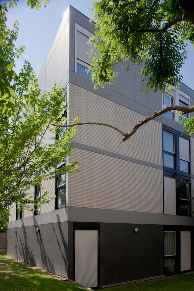 Marie Schweitzer - SCHWEITZER_ADOMA_2011_11H45_HD-3.jpg