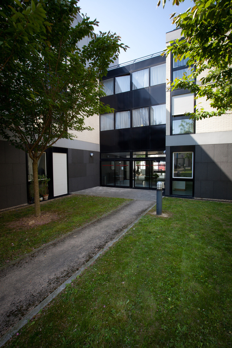 Marie Schweitzer - SCHWEITZER_ADOMA_2011_11H45_HD-5.jpg