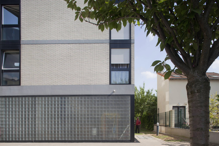 Marie Schweitzer - SCHWEITZER_ADOMA_2011_11H45_HD-17.jpg